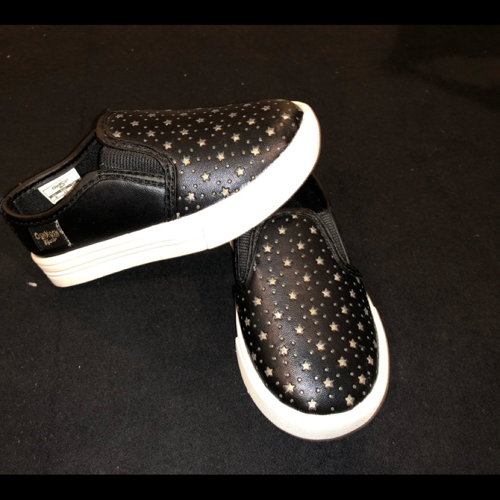 OshKosh B’Gosh kids Black & Gold star slip ins.